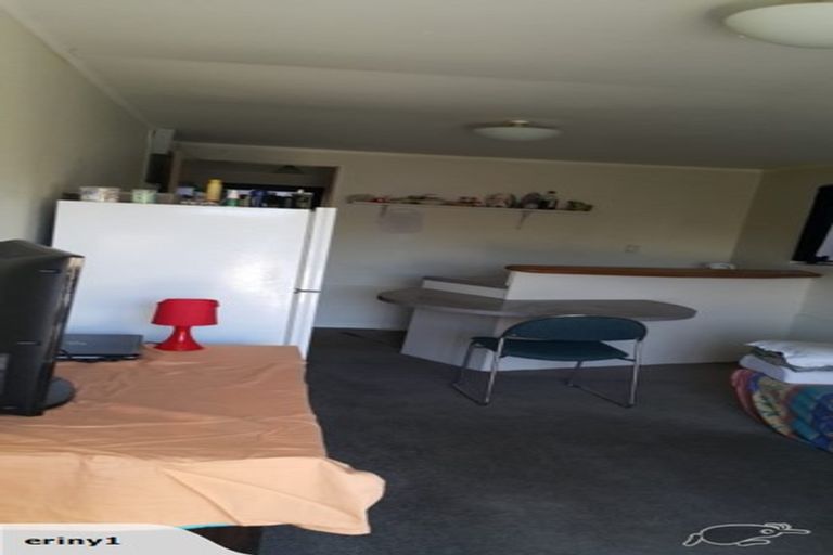 Photo of property in 2/523 Glenfield Road, Glenfield, Auckland, 0629