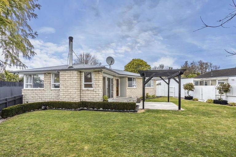 Photo of property in 8 Doggett Place, Rangiora, 7400