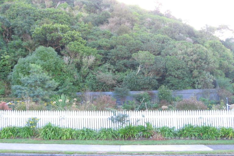 Photo of property in 104 Rangituhi Crescent, Takapuwahia, Porirua, 5022