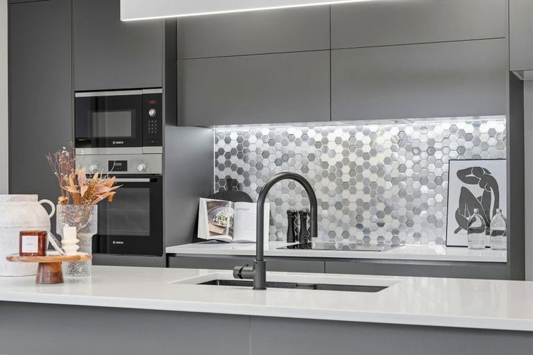 Photo of property in 17a Lake Pupuke Drive, Takapuna, Auckland, 0622