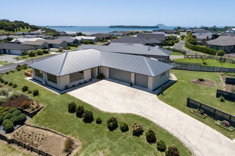 Photo of property in 1 Vantage Place, Omokoroa, 3114
