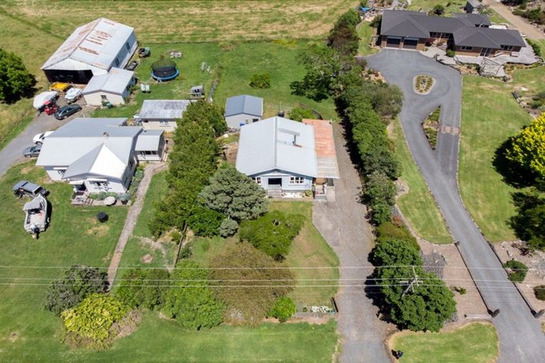 Photo of property in 23 Pipiroa Road, Ngatea, 3503