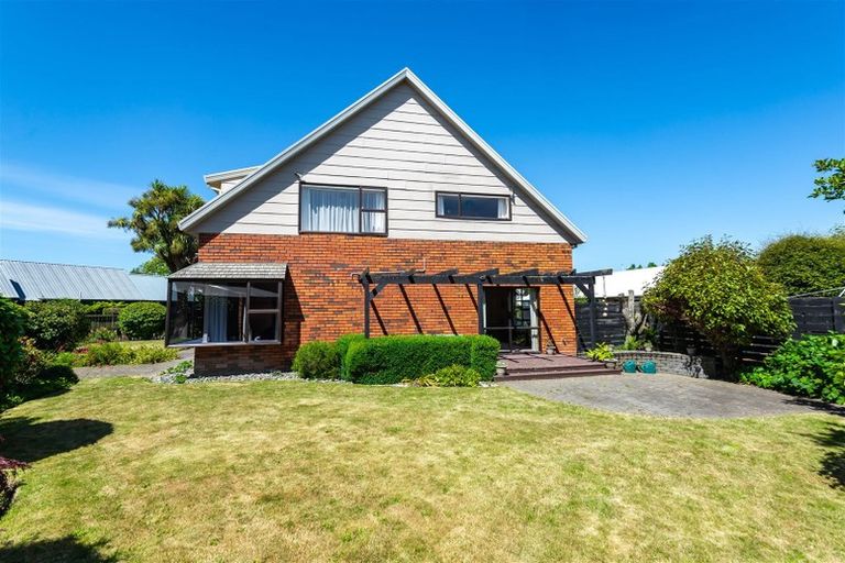 Photo of property in 17 Ridder Place, Halswell, Christchurch, 8025