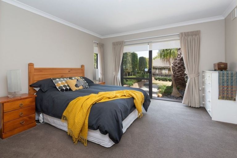 Photo of property in 5 Brooke Ridge Rise, East Tamaki Heights, Auckland, 2016
