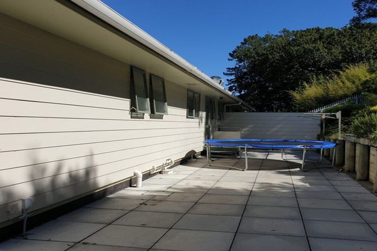 Photo of property in 17 Makiri Street, Helensville, 0800