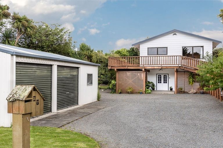 Photo of property in 27 Puriri Road, Waikanae, 5036