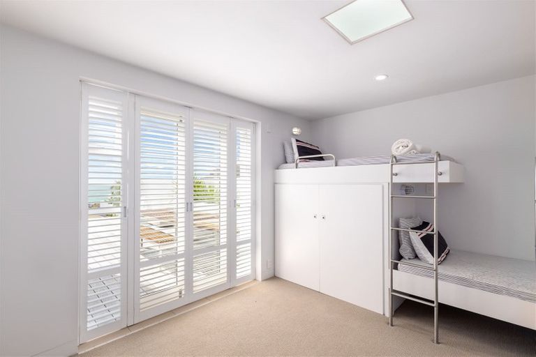 Photo of property in 135 Main Road, Redcliffs, Christchurch, 8081