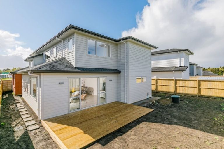 Photo of property in 6 Rauaruhe Road, Karaka, Papakura, 2113