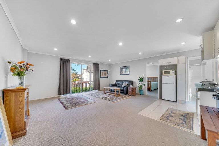 Photo of property in 75 Bruce Pulman Drive, Takanini, 2112