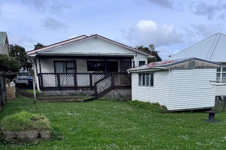 Photo of property in 47 Smale Street, Point Chevalier, Auckland, 1022