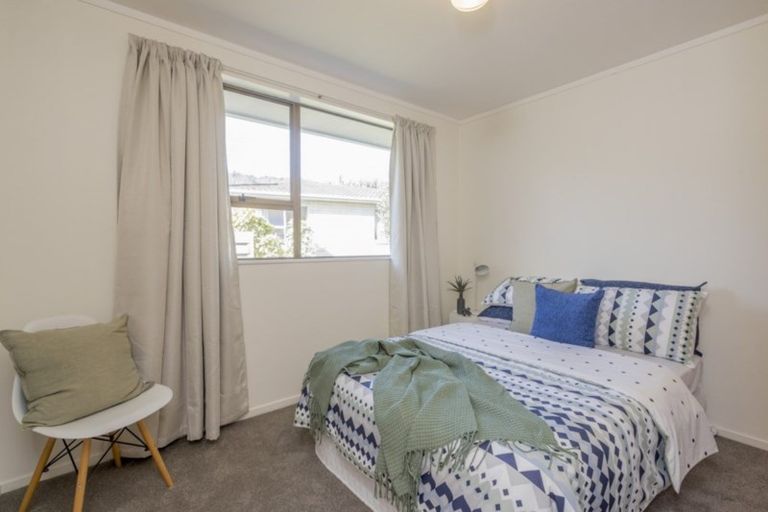Photo of property in 10 Graham Grove, Waikanae, 5036