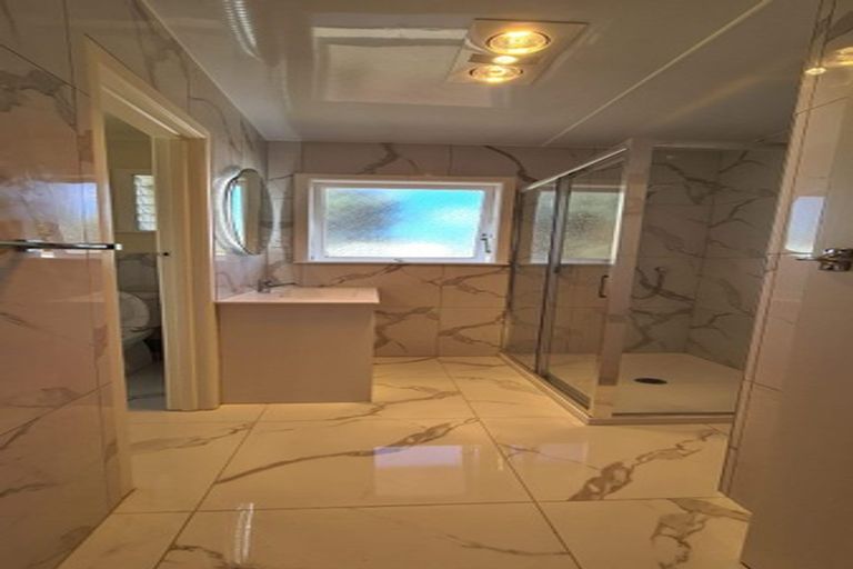 Photo of property in 6 Longburn Road, Henderson, Auckland, 0610