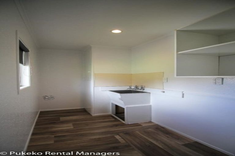 Photo of property in 19 Lynmore Drive, Hillpark, Auckland, 2102