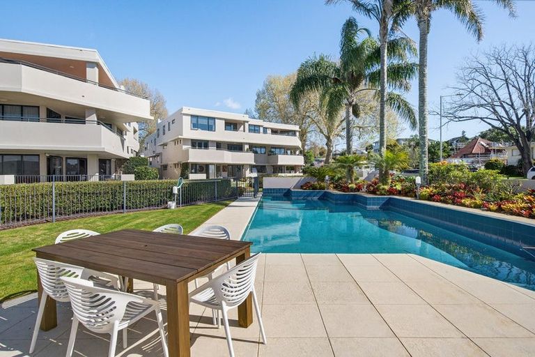 Photo of property in 2/2 Sixth Avenue, Tauranga, 3110