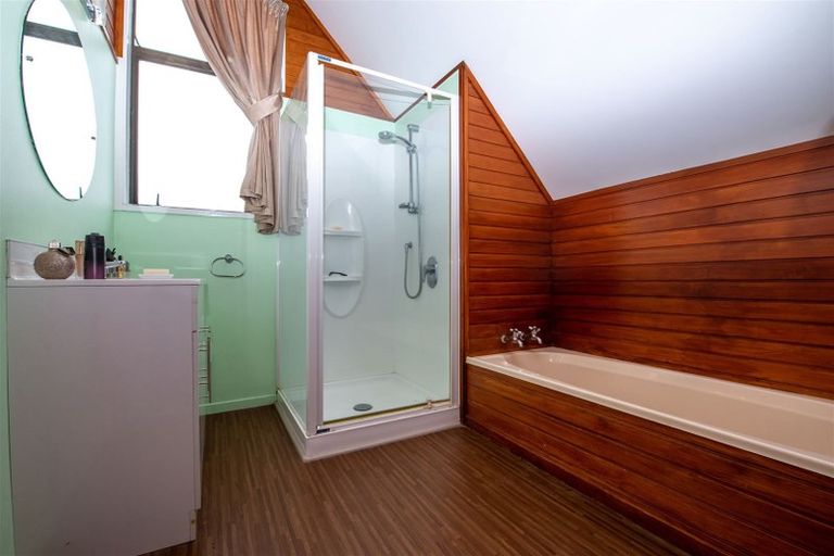 Photo of property in 74c Grand Vue Road, Kawaha Point, Rotorua, 3010