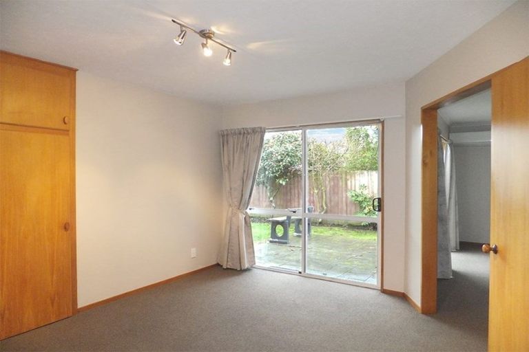 Photo of property in 1/5 Tuscany Place, Beckenham, Christchurch, 8023