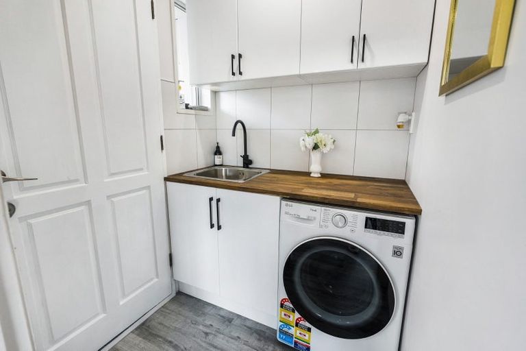 Photo of property in 28a Korora Street, Bromley, Christchurch, 8062