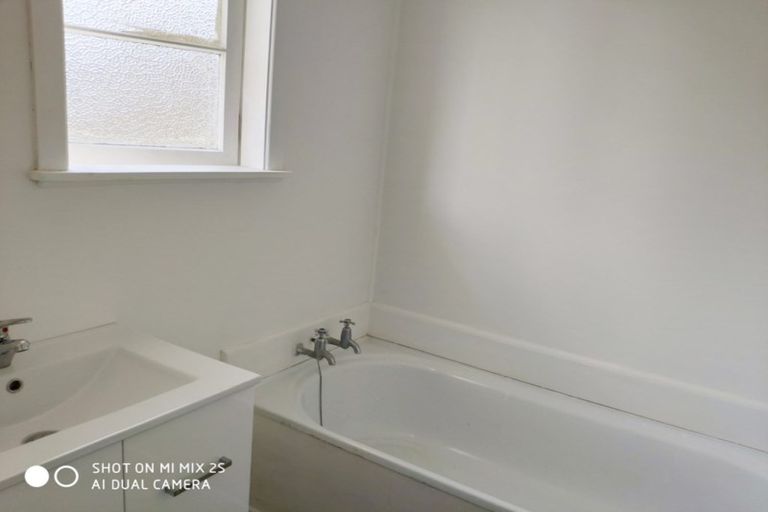 Photo of property in 210 Archers Road, Glenfield, Auckland, 0629