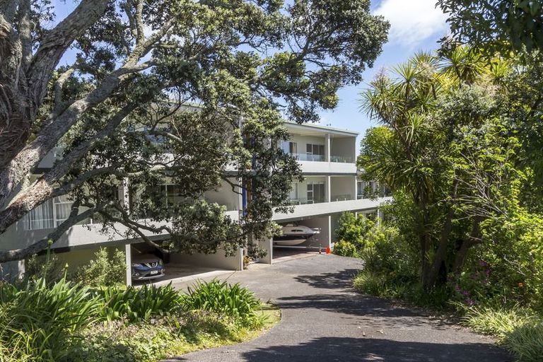 Photo of property in 4/34 Uxbridge Road, Mellons Bay, Auckland, 2014