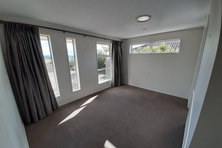 Photo of property in 12 Butler Stoney Crescent, Silverdale, 0932