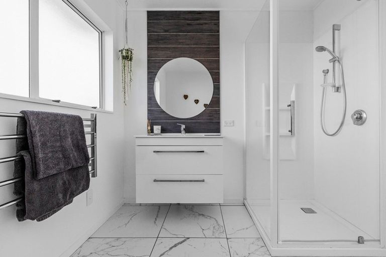 Photo of property in 2/17 Atherfold Crescent, Greenmeadows, Napier, 4112