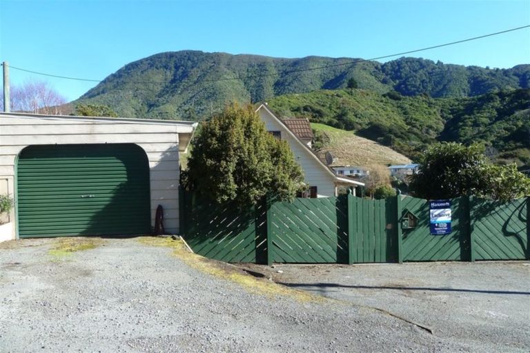 Photo of property in 9a Dorset Street, Picton, 7220