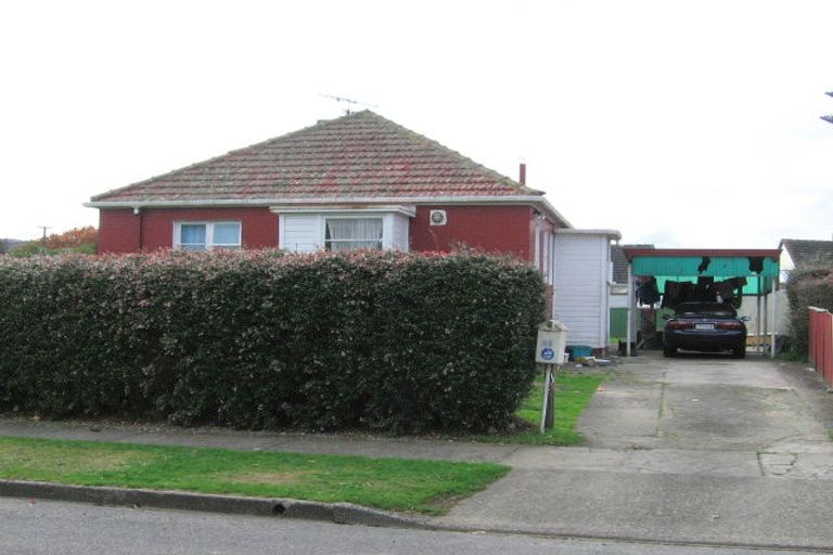 Photo of property in 30 Hughes Crescent, Taita, Lower Hutt, 5011