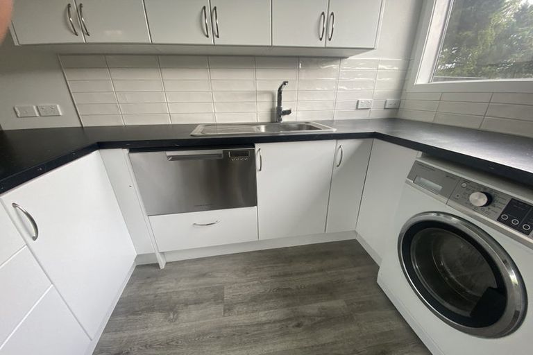 Photo of property in 19 Zande Terrace, Tawa, Wellington, 5028