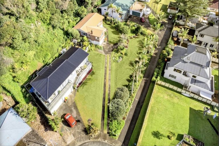 Photo of property in 7 Luke Place, Eastern Beach, Auckland, 2012