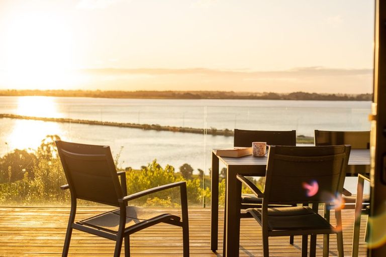 Photo of property in 19 Balmoral Lane, Redcliffs, Christchurch, 8081