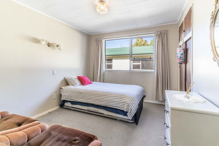 Photo of property in 70 Hillary Street, Winton, 9720