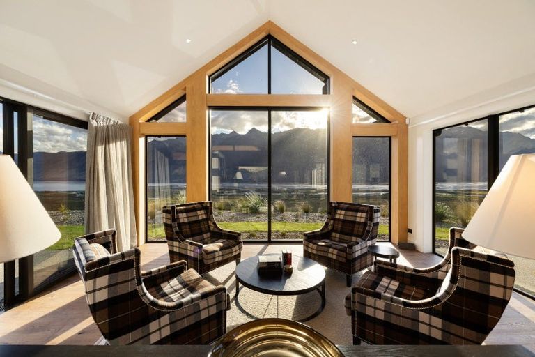 Photo of property in 136 Rosie Way, Glenorchy, 9372