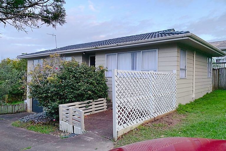 Photo of property in 5 Celeste Place, Totara Vale, Auckland, 0627