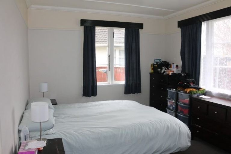 Photo of property in 660 Featherston Street, Roslyn, Palmerston North, 4414