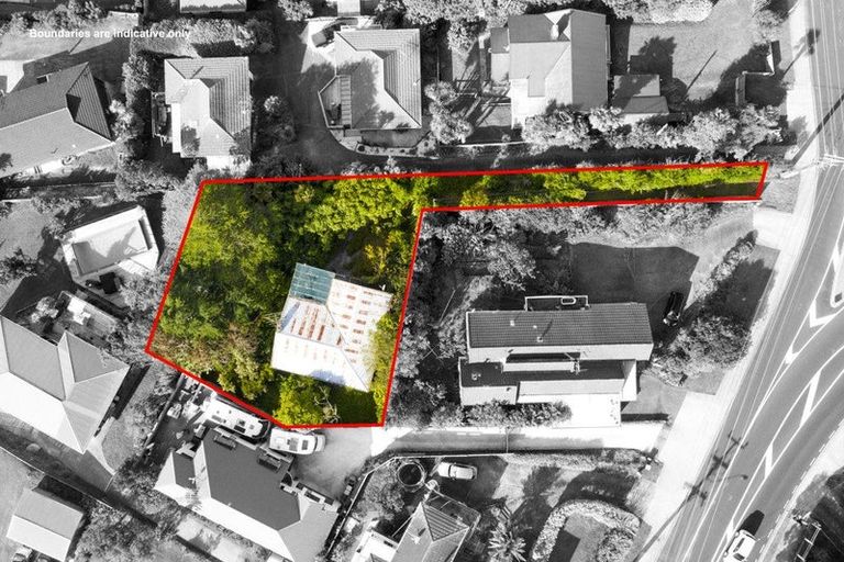 Photo of property in 120 Pupuke Road, Hillcrest, Auckland, 0627