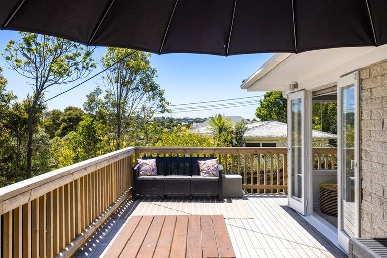 Photo of property in 1/92 Saddleback Rise, Murrays Bay, Auckland, 0630