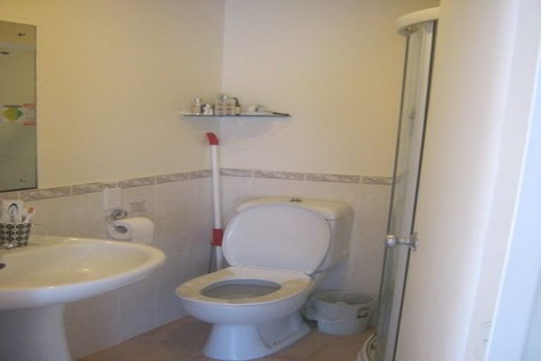 Photo of property in 3/57 Gladstone Road, Northcote, Auckland, 0627