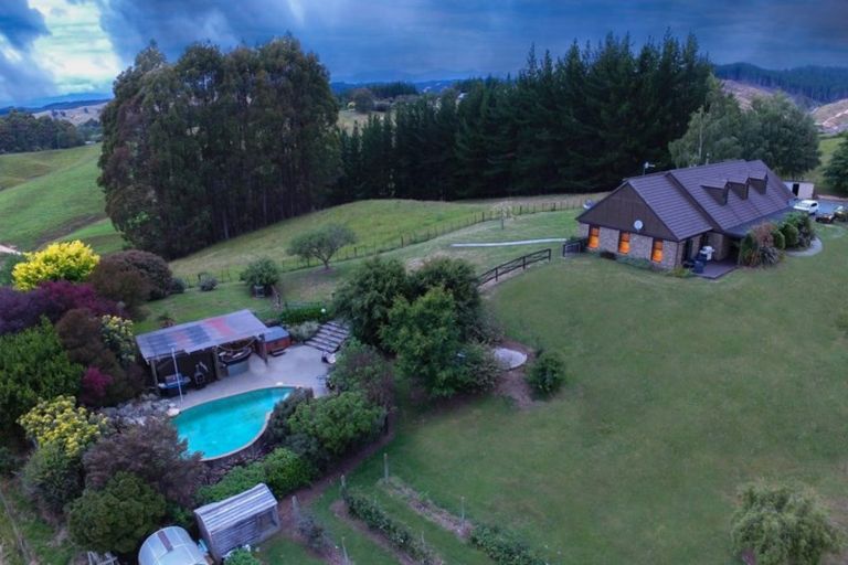 Photo of property in 235 Supplejack Valley Road, Upper Moutere, 7173