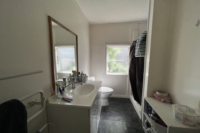 Photo of property in 151 Kelburn Parade, Kelburn, Wellington, 6012