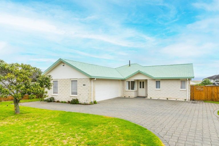 Photo of property in 6 Rifleman Lane, Paraparaumu Beach, Paraparaumu, 5032