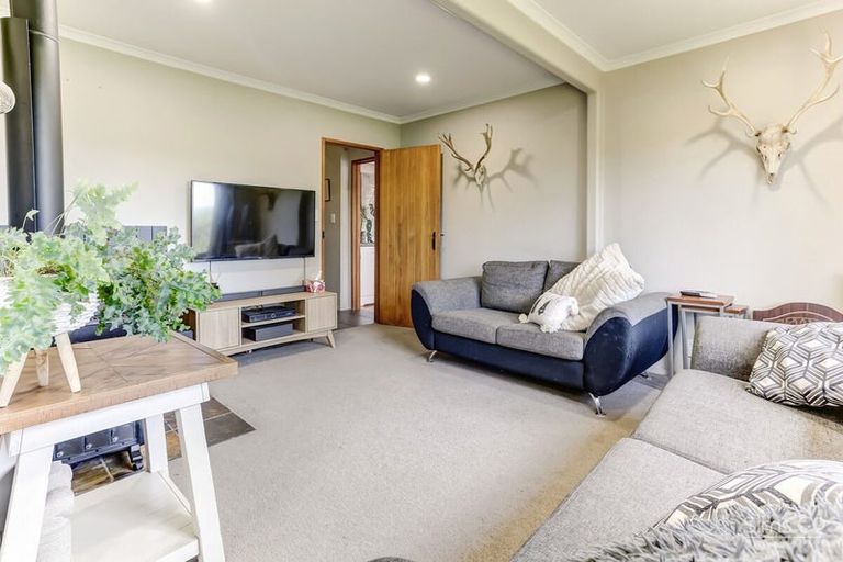 Photo of property in 235 No 2 Line, Okoia, Whanganui, 4572