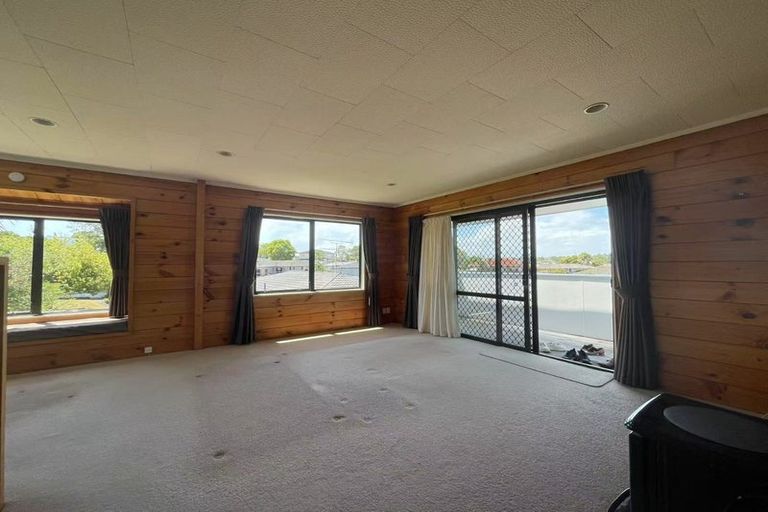 Photo of property in 2/10 Sirius Place, Botany Downs, Auckland, 2010