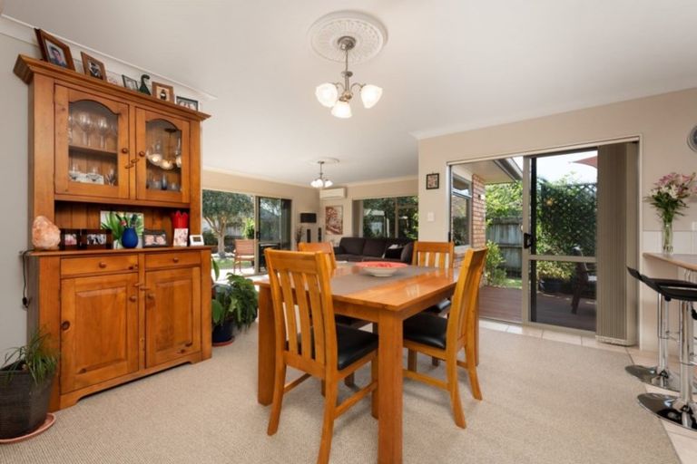 Photo of property in 6 Shaun Close, Papamoa Beach, Papamoa, 3118