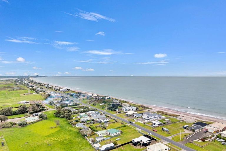 Photo of property in 100 Pukehina Parade, Pukehina, 3189