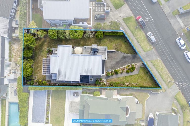 Photo of property in 12 Rangitoto Terrace, Milford, Auckland, 0620