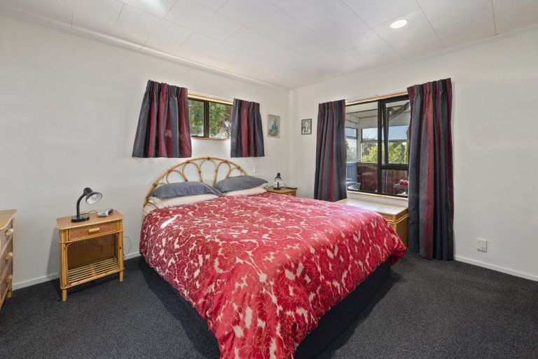 Photo of property in 13 Cherry Lane, Acacia Bay, Taupo, 3330