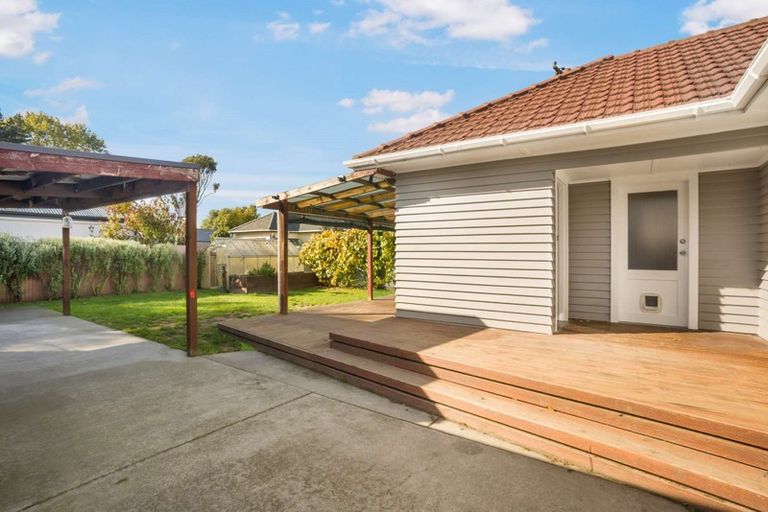 Photo of property in 76 Sylvan Street, Hillmorton, Christchurch, 8024