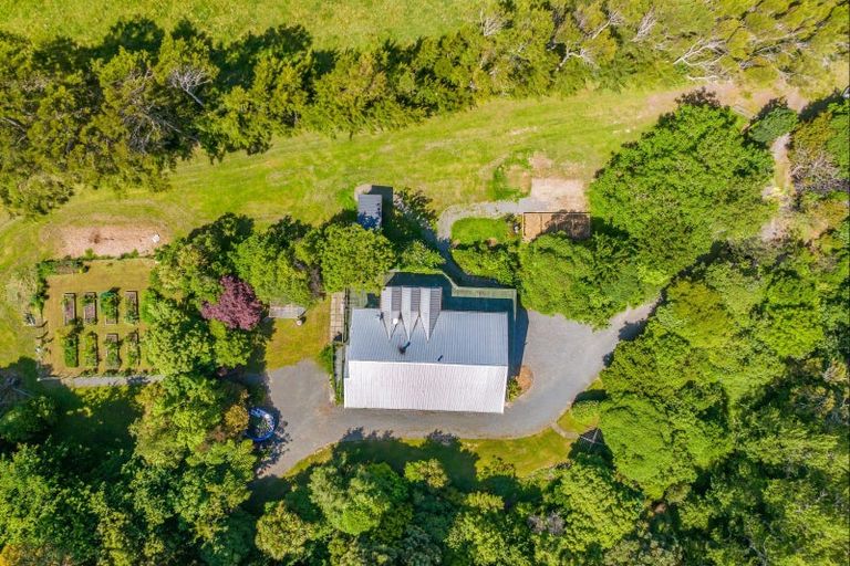 Photo of property in 1100b Coast Road, Wainuiomata Coast, Wainuiomata, 5373