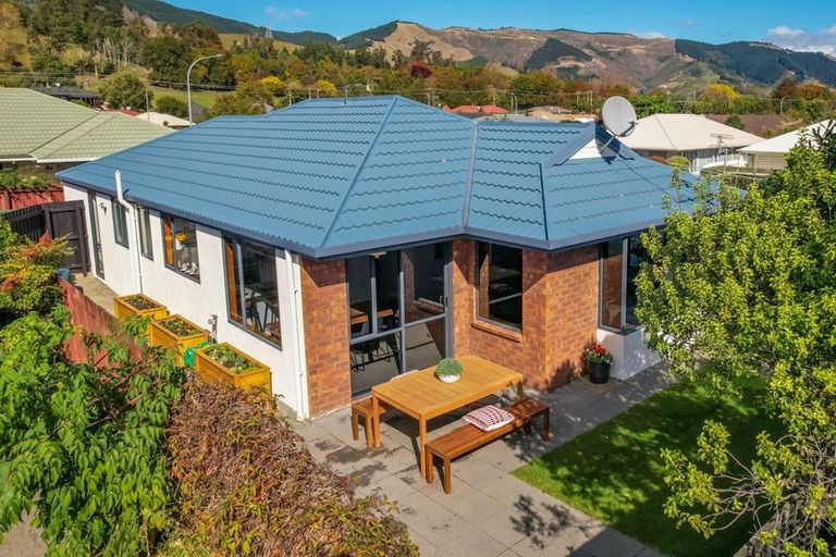 Photo of property in 1 Vining Crescent, Stoke, Nelson, 7011