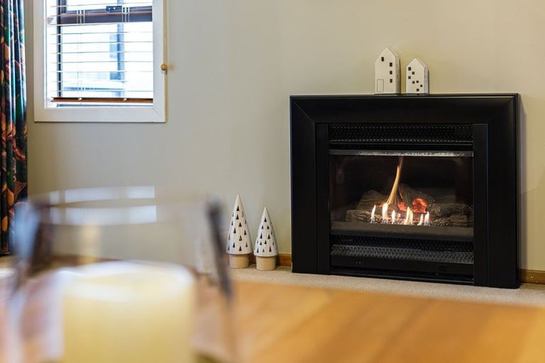 Photo of property in 25 Russell Road, Wainuiomata, Lower Hutt, 5014